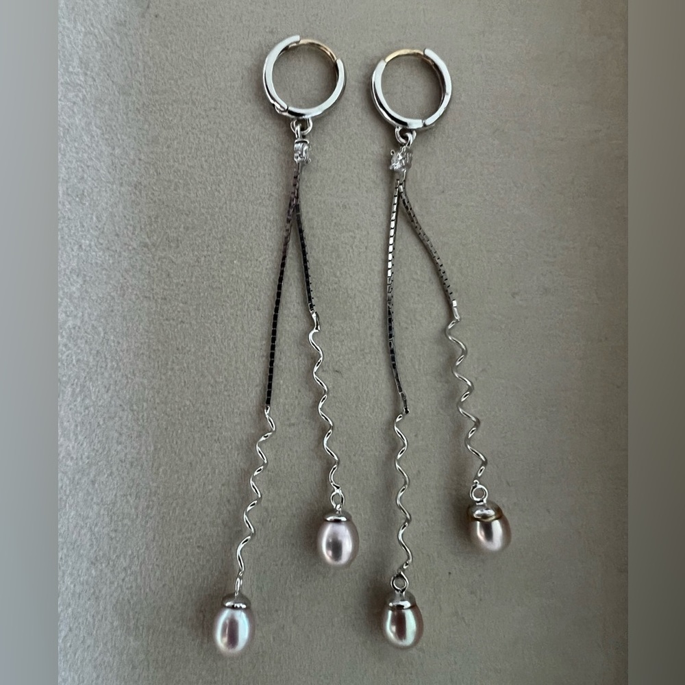 Pearl drop earrings